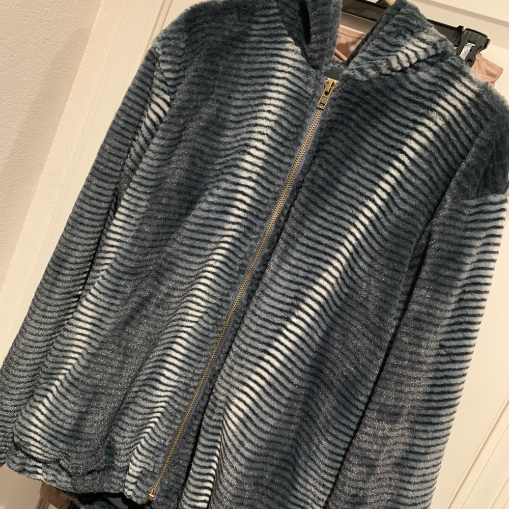 Faux fur boutique casual jacket with hood